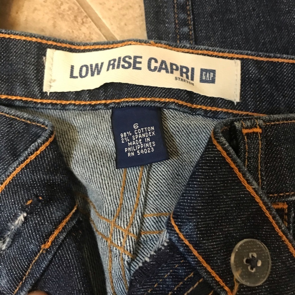👖 GAP Low Rise Capri Jeans - Picture 3 of 6